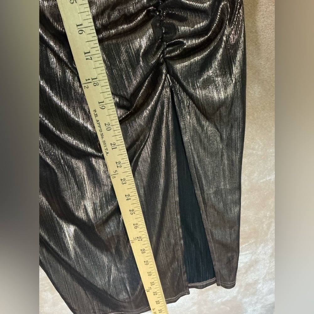 Elegant Metallic Dress size small‎ - Picture 8 of 12